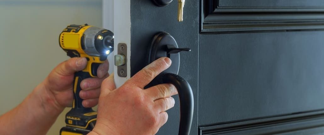 Vervaning van een slot na inbraak bij een woning in Wilrijk
